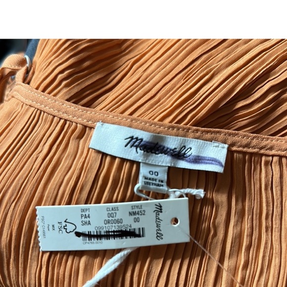 Madewell The Goldie Dress in Plissé Sunset Haze - Picture 9 of 9